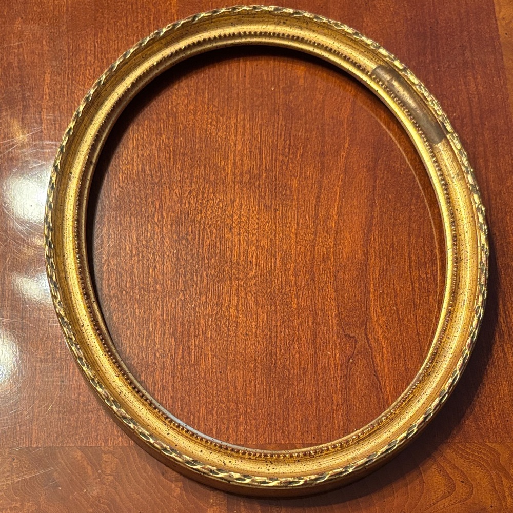 Vintage Oval Gold Picture Frame